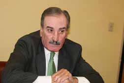 Augusto Amador e Ras Baraka apresentaram petições